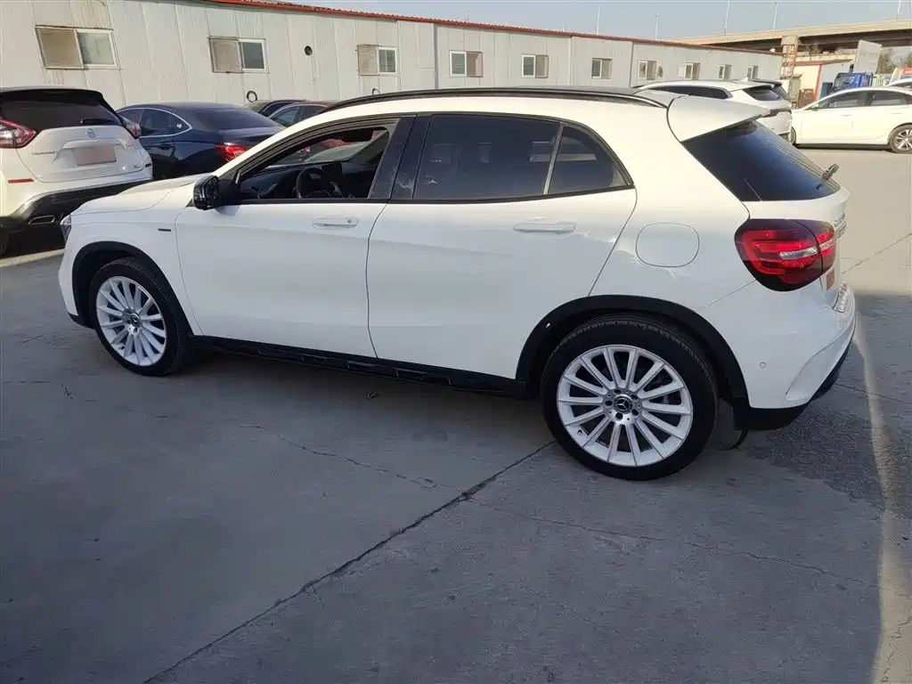 Mercedes-Benz GLA 2018 GLA 200 Polar Limited Edition фото 5
