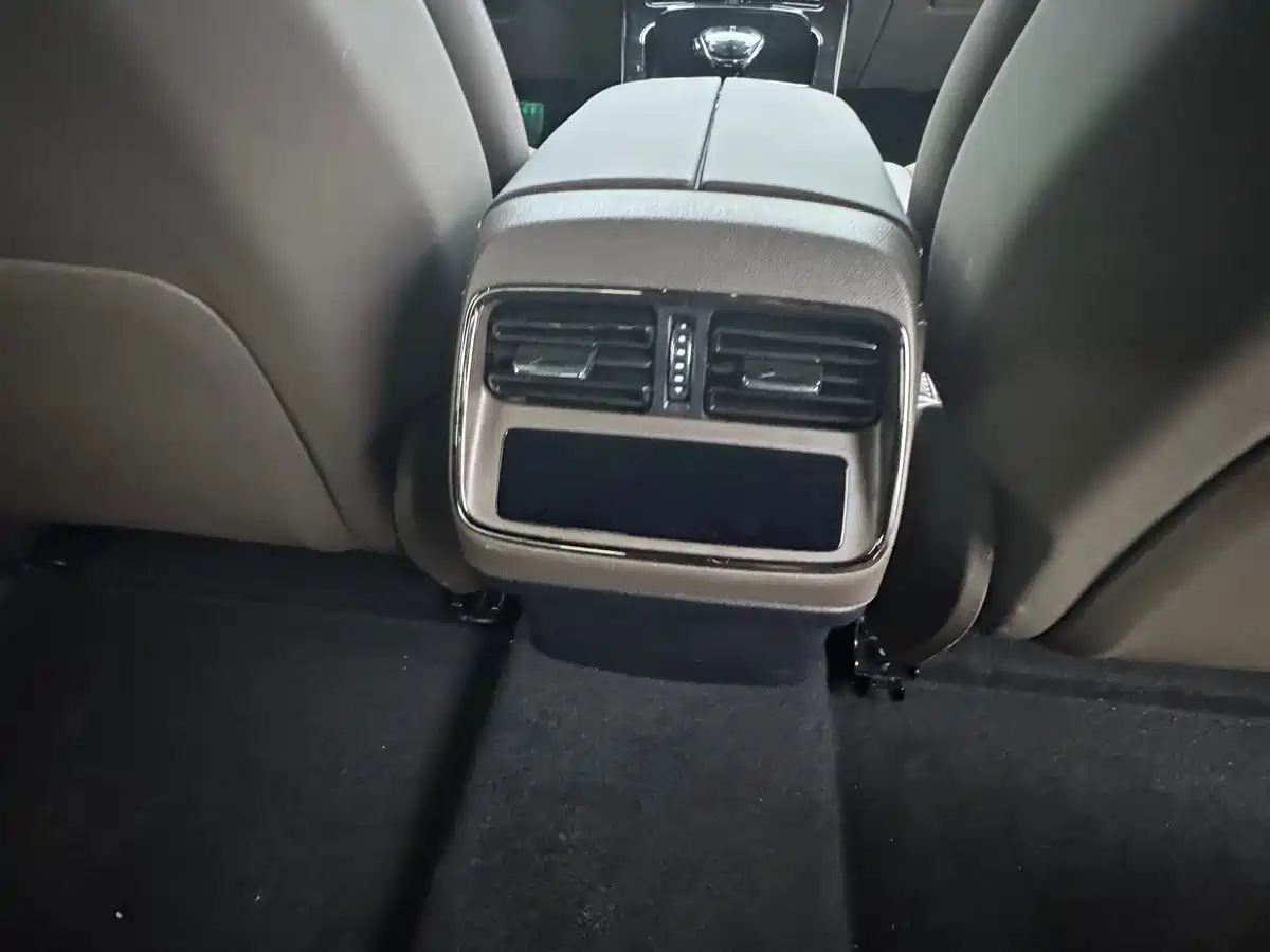 BYD Han 2025 DM-i Smart Driving Edition 125KM Honor фото 18