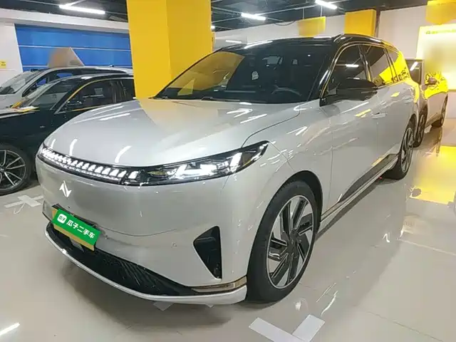 Dongfeng eπ008 210Max, последовательный гибрид, 6 мест