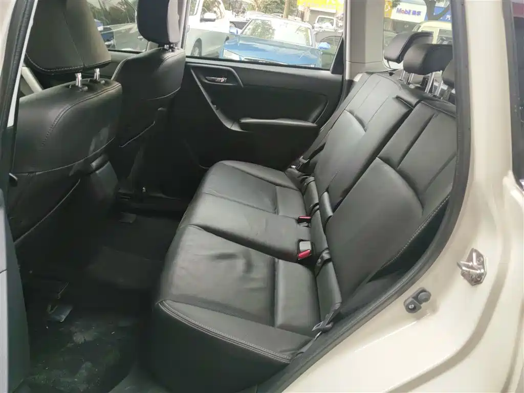Subaru Forester 2015 2.0i Special Commemorative Edition фото 13
