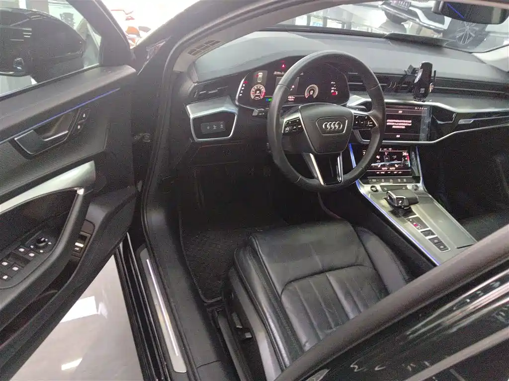 Audi A6L 2022 40 TFSI Luxury Elegance фото 12