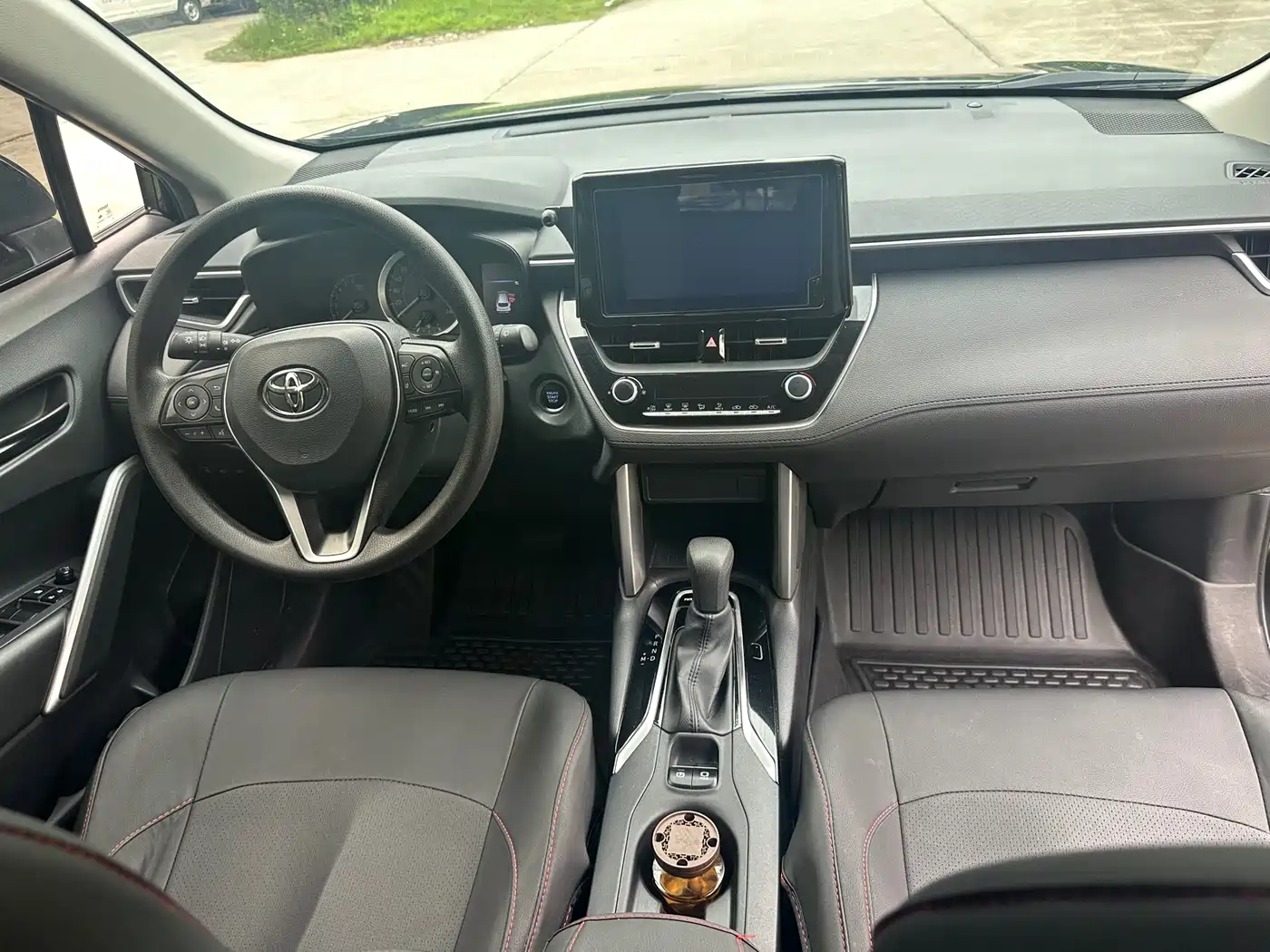 Toyota Frontlander 2022 2.0L CVT Leading Edition фото 8