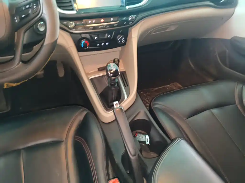 Фото 14 - Buick Excelle