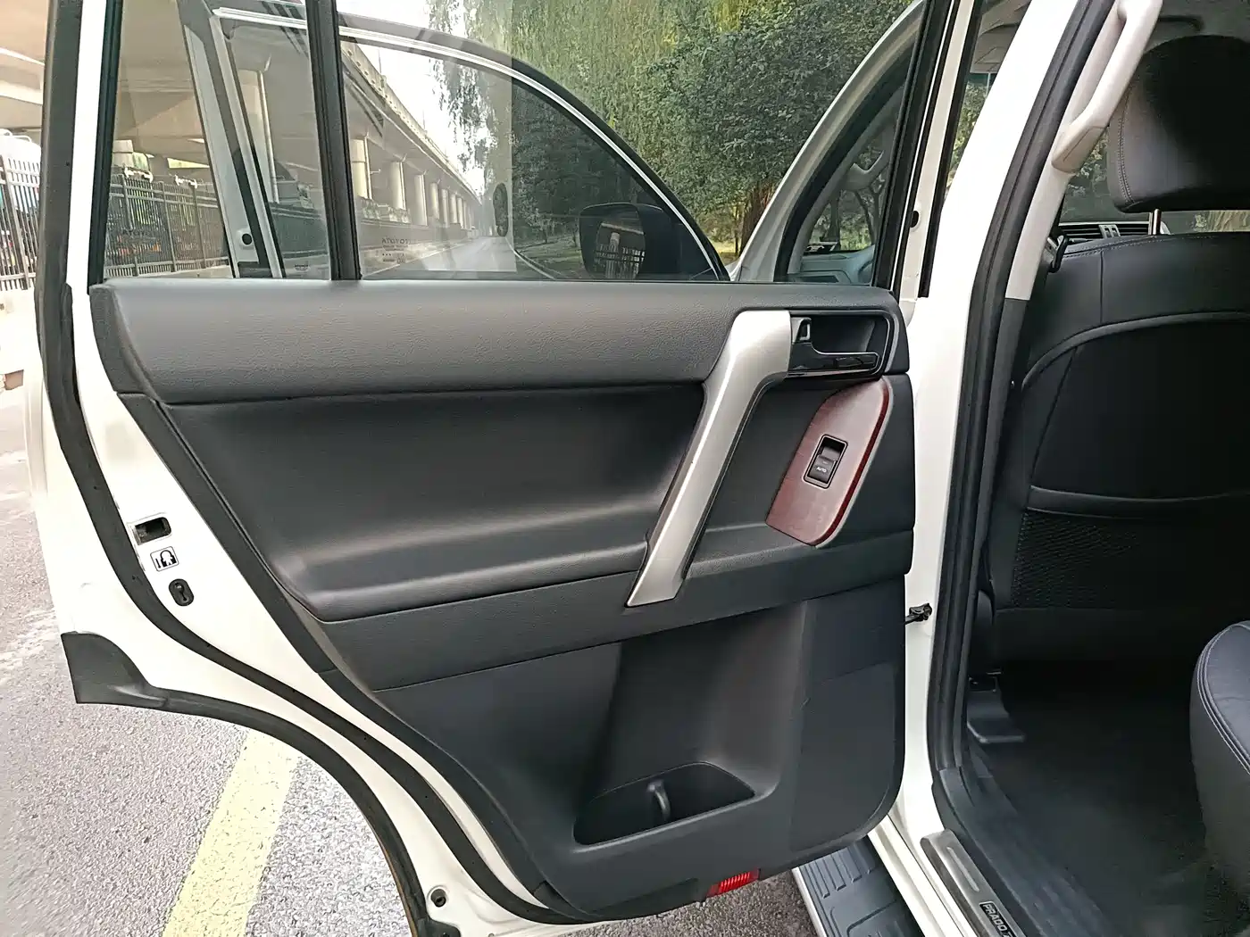 Toyota Prado 2016 3.5L Auto TX-L фото 8
