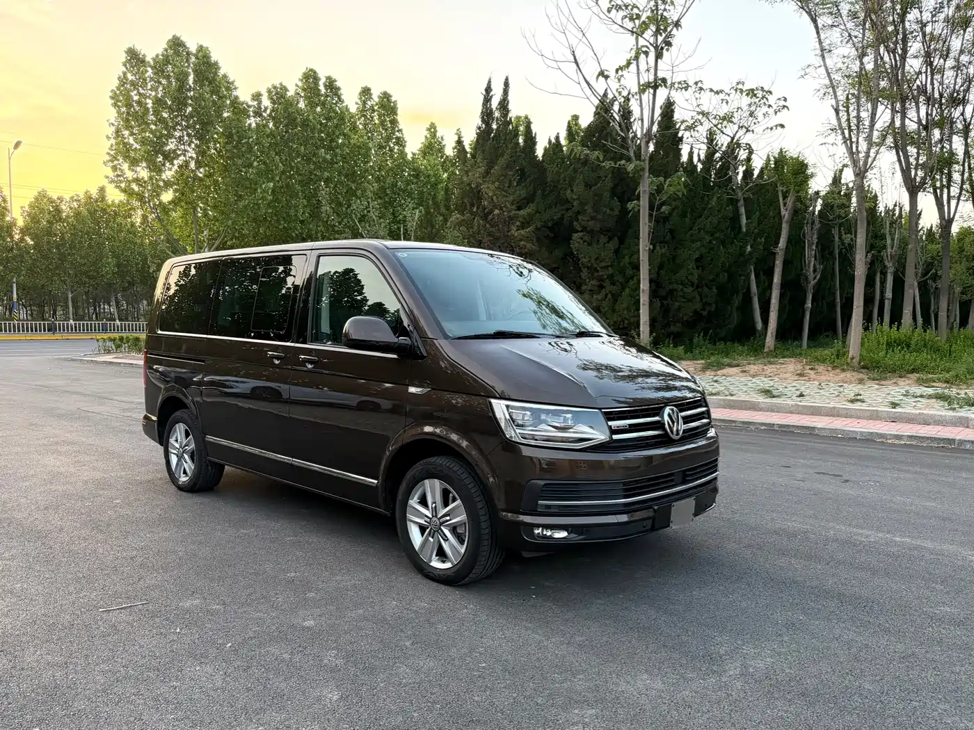 Volkswagen Multivan 2016 2.0TSI 4WD Prestige 7-Seater фото 3