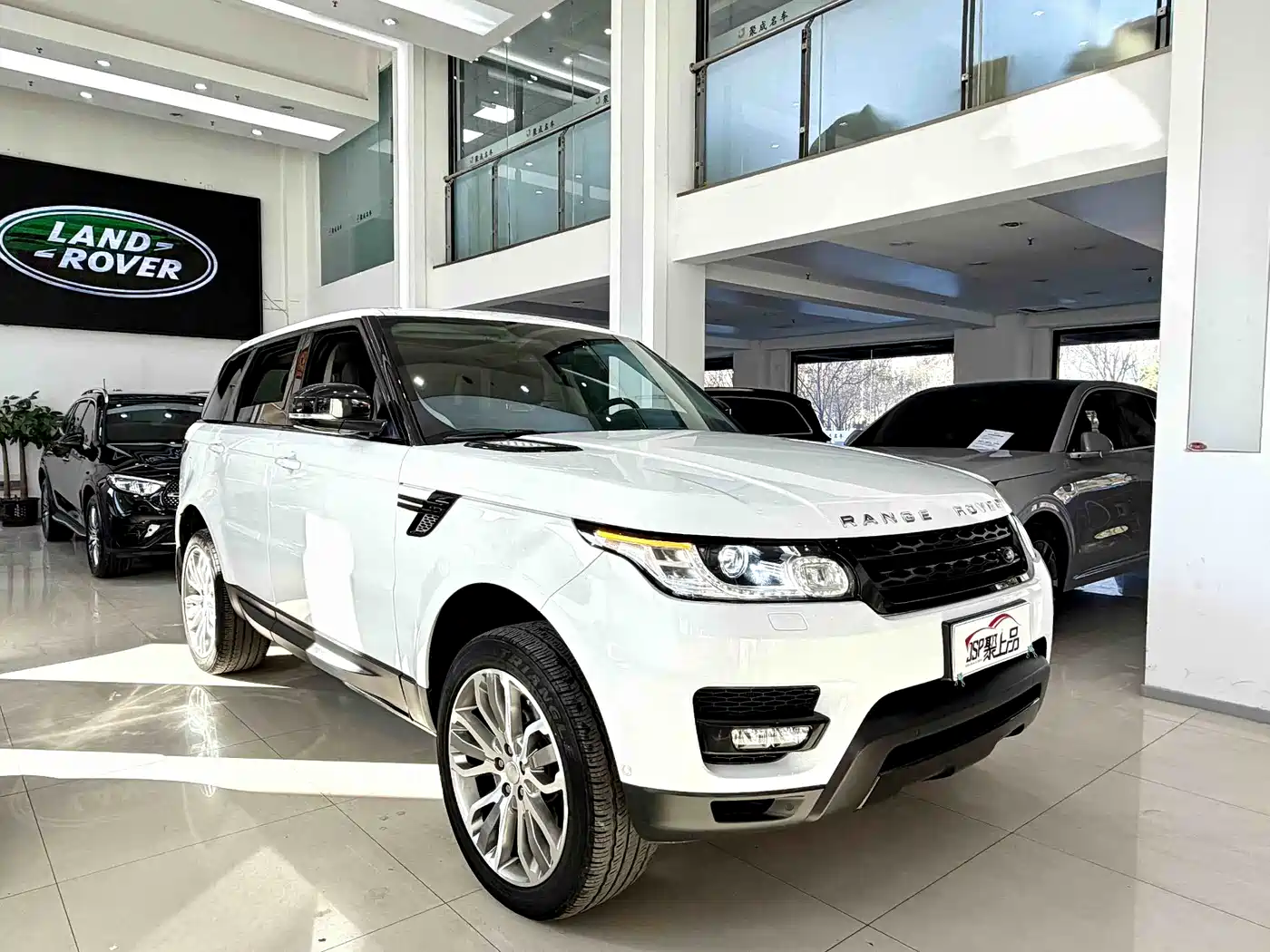 Land Rover Range Rover Sport 2014 3.0 SC V6 HSE DYNAMIC фото 3