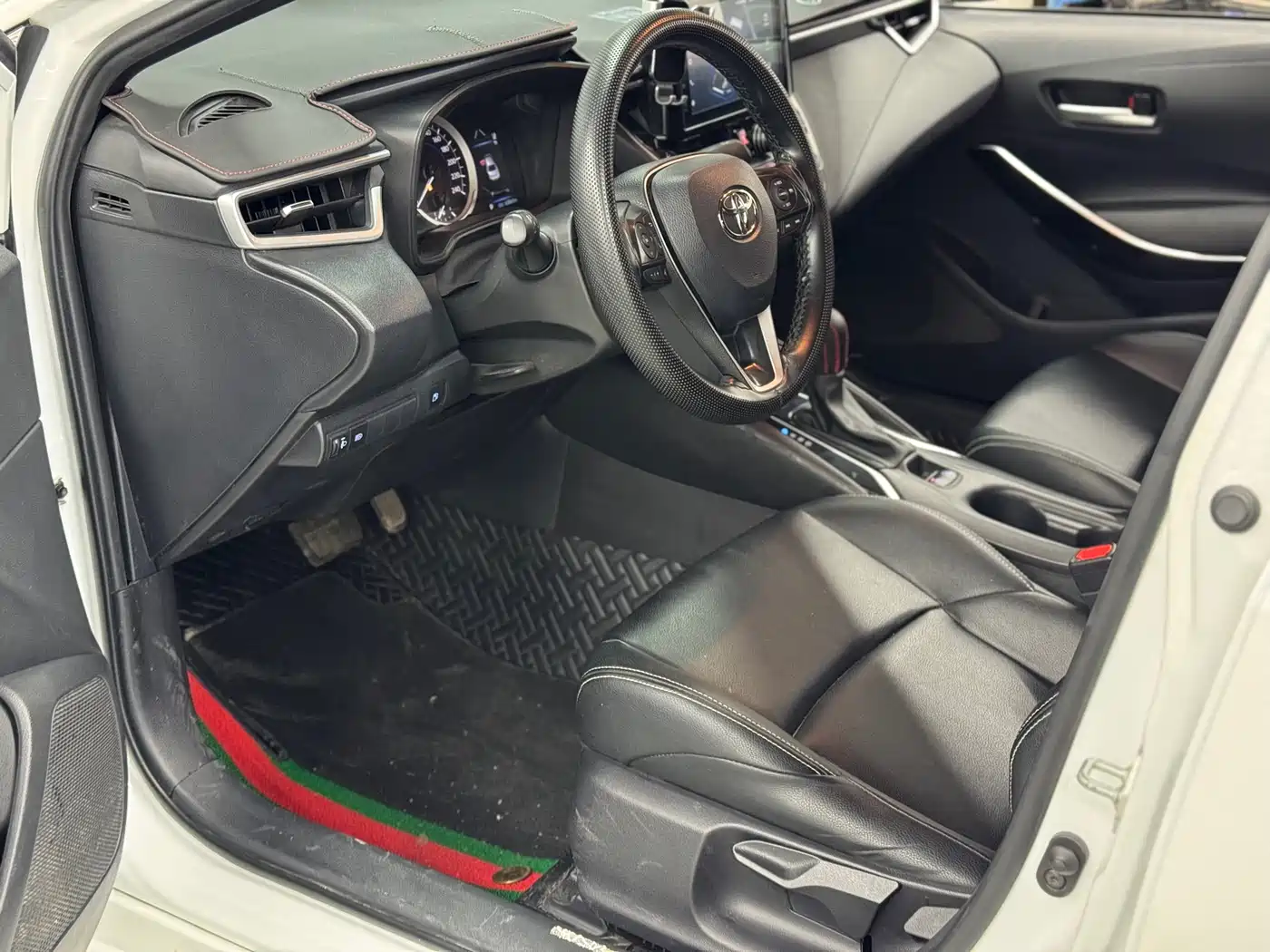 Toyota Levin 2022 Dual Engine 1.8H E-CVT Luxury Edition фото 4