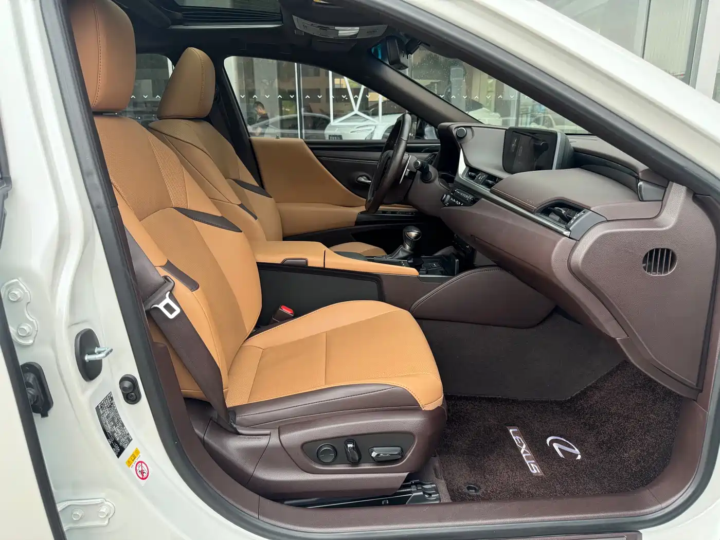 Lexus ES 2018 300h Excellence Edition China V фото 6