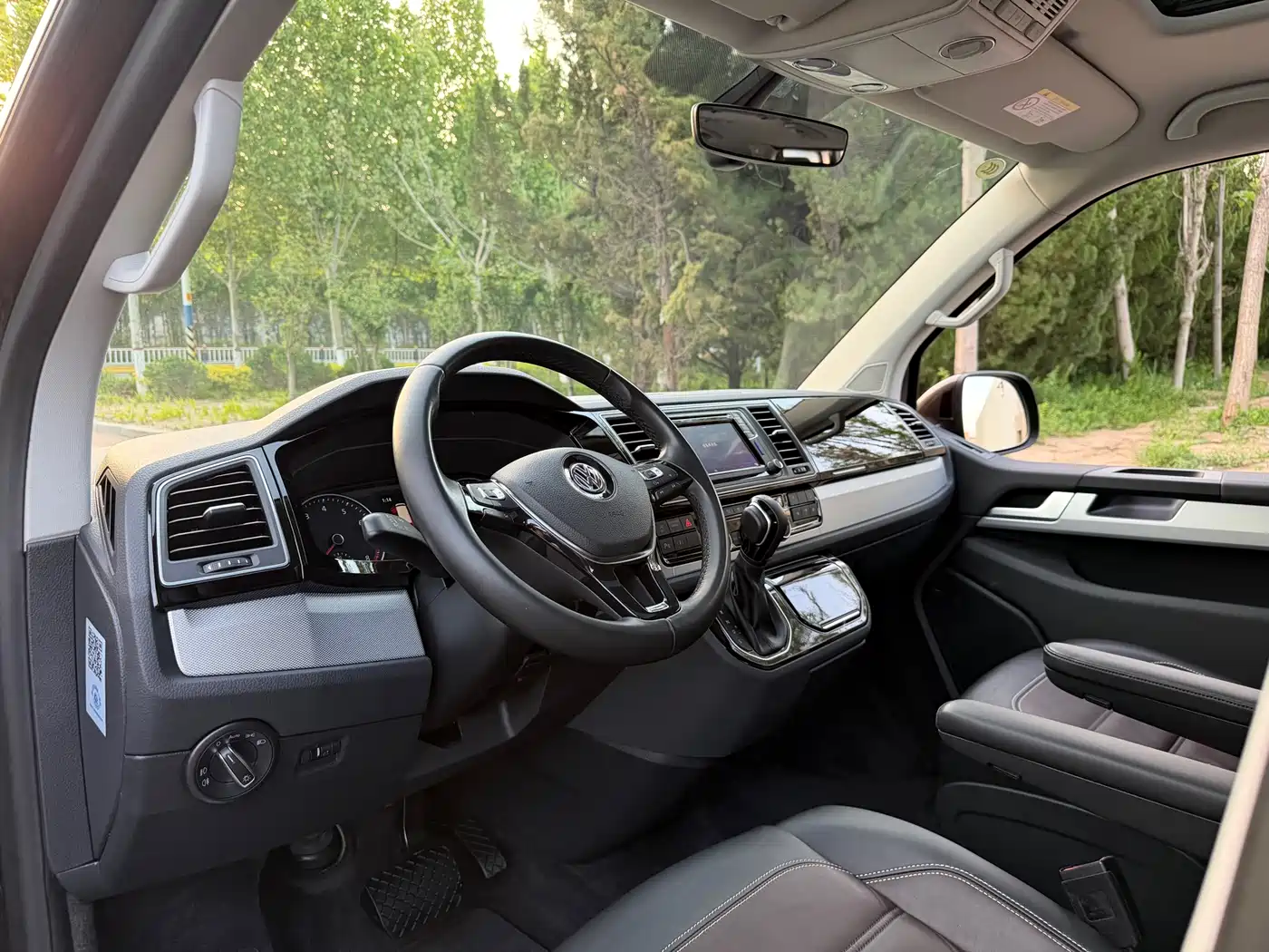 Volkswagen Multivan 2016 2.0TSI 4WD Prestige 7-Seater фото 8