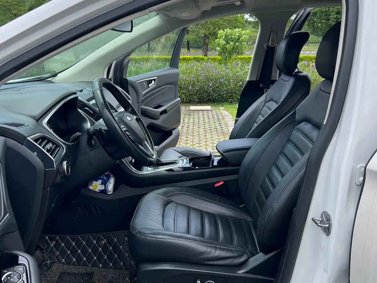 Фото 6 - Ford Edge
