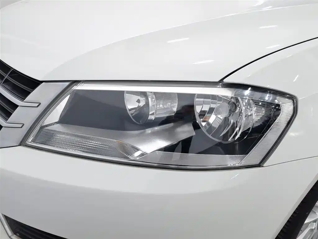 Volkswagen Lavida 2013 Facelift Classic 1.6L Automatic Comfort фото 7