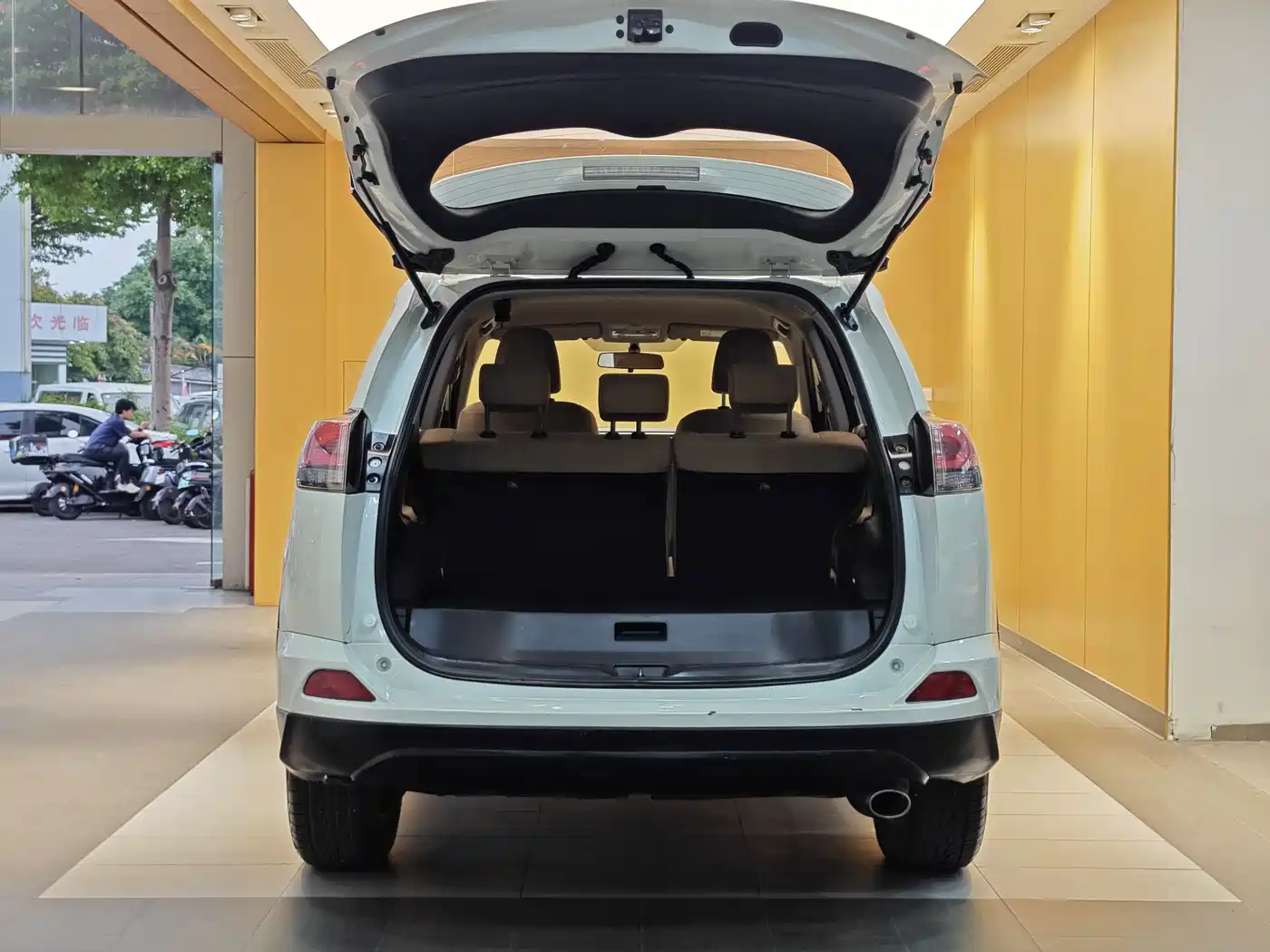Toyota RAV4 Rongfang 2016 2.0L CVT 2WD Urban (China V) фото 26
