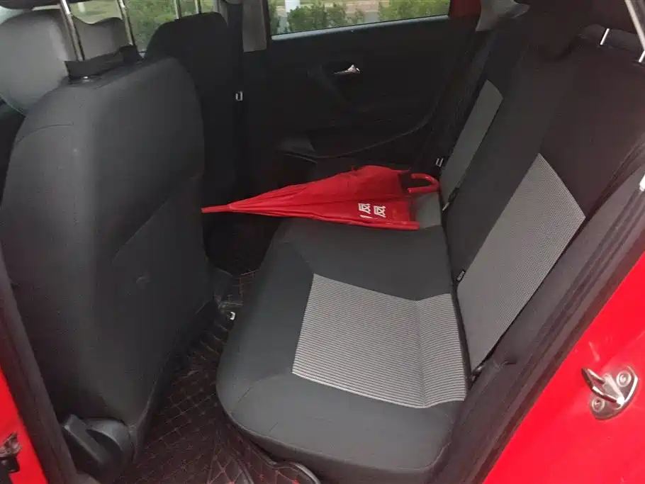 Volkswagen Polo 2016 1.4L Manual Trend фото 11