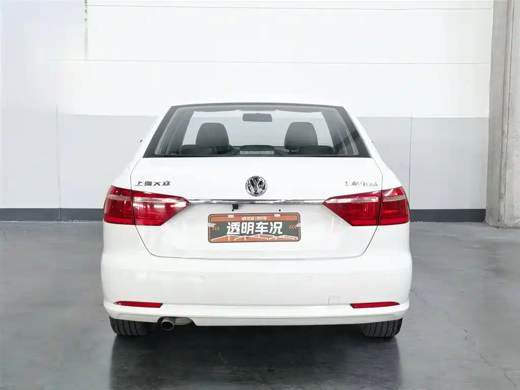 Volkswagen Lavida 2013 Facelift Classic 1.6L Automatic Comfort фото 4