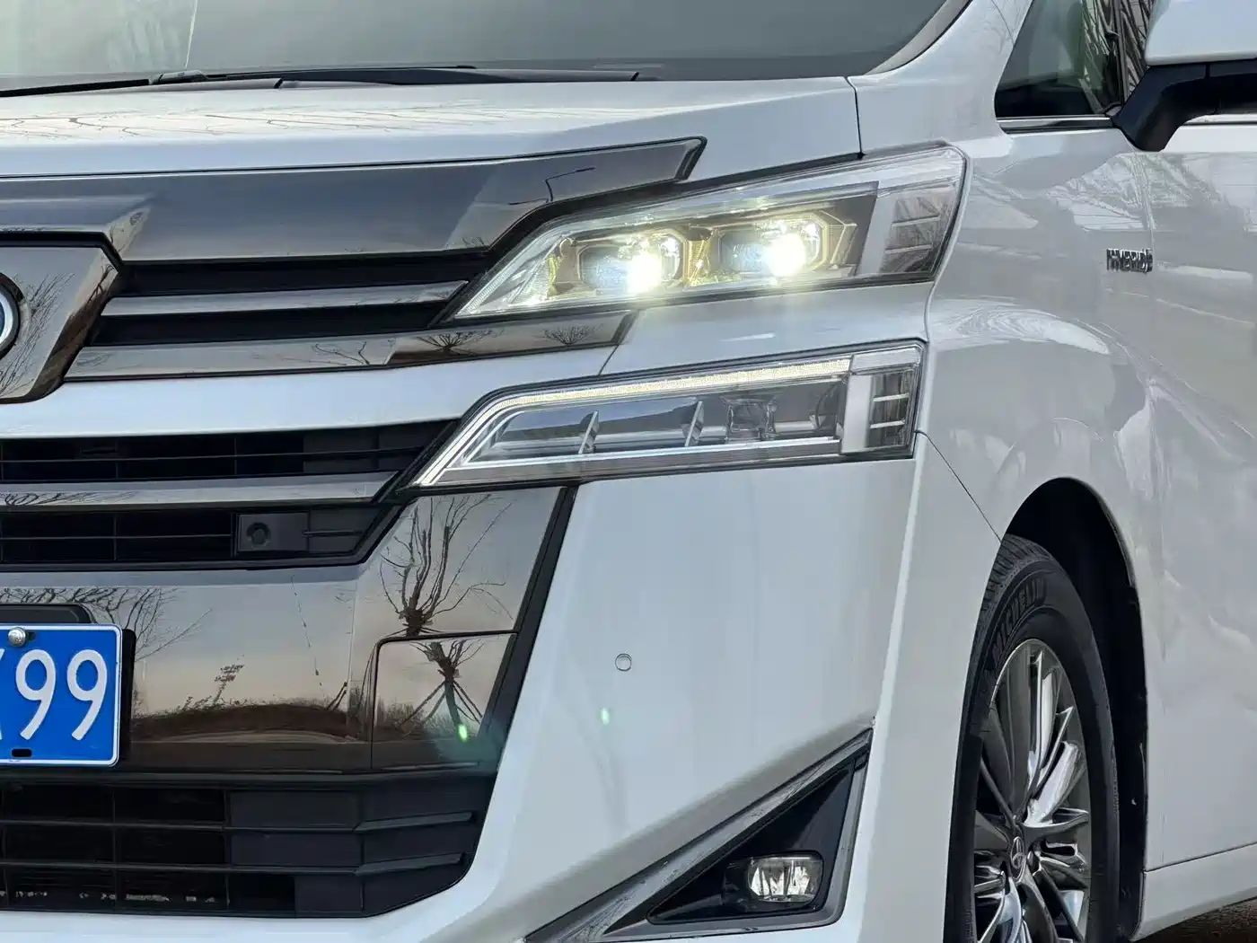 Toyota Vellfire 2020 Hybrid 2.5L Black Gold Limited Edition фото 17