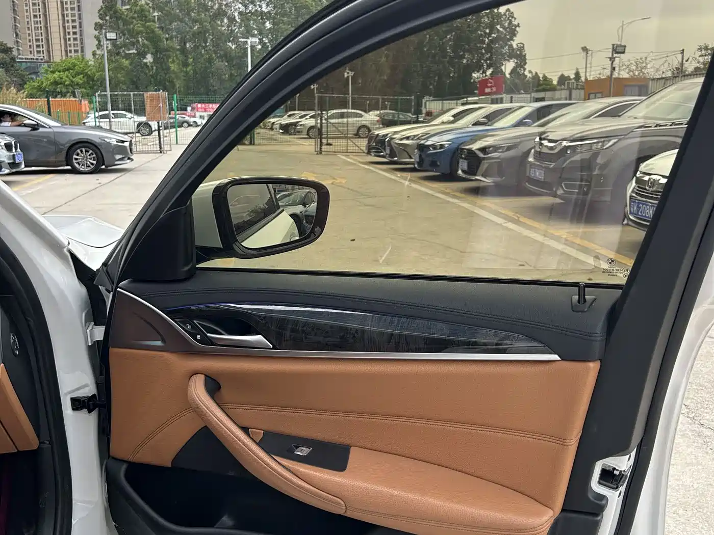 BMW 5 Series 2019 530Li Leading M Sport Package фото 16
