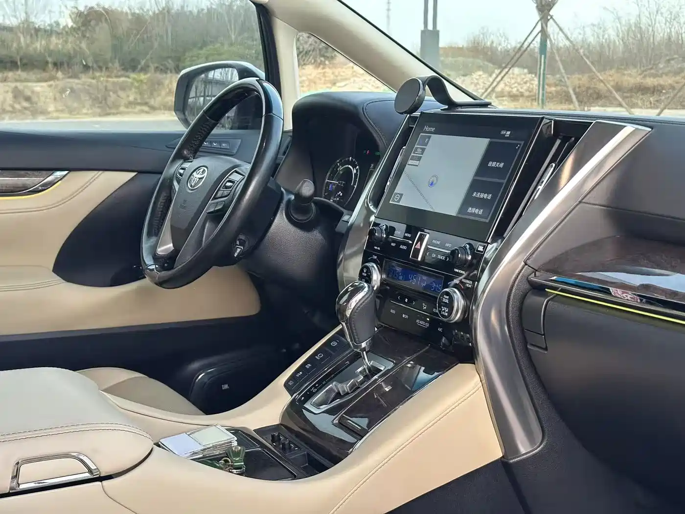 Toyota Vellfire 2020 Hybrid 2.5L Black Gold Limited Edition фото 8