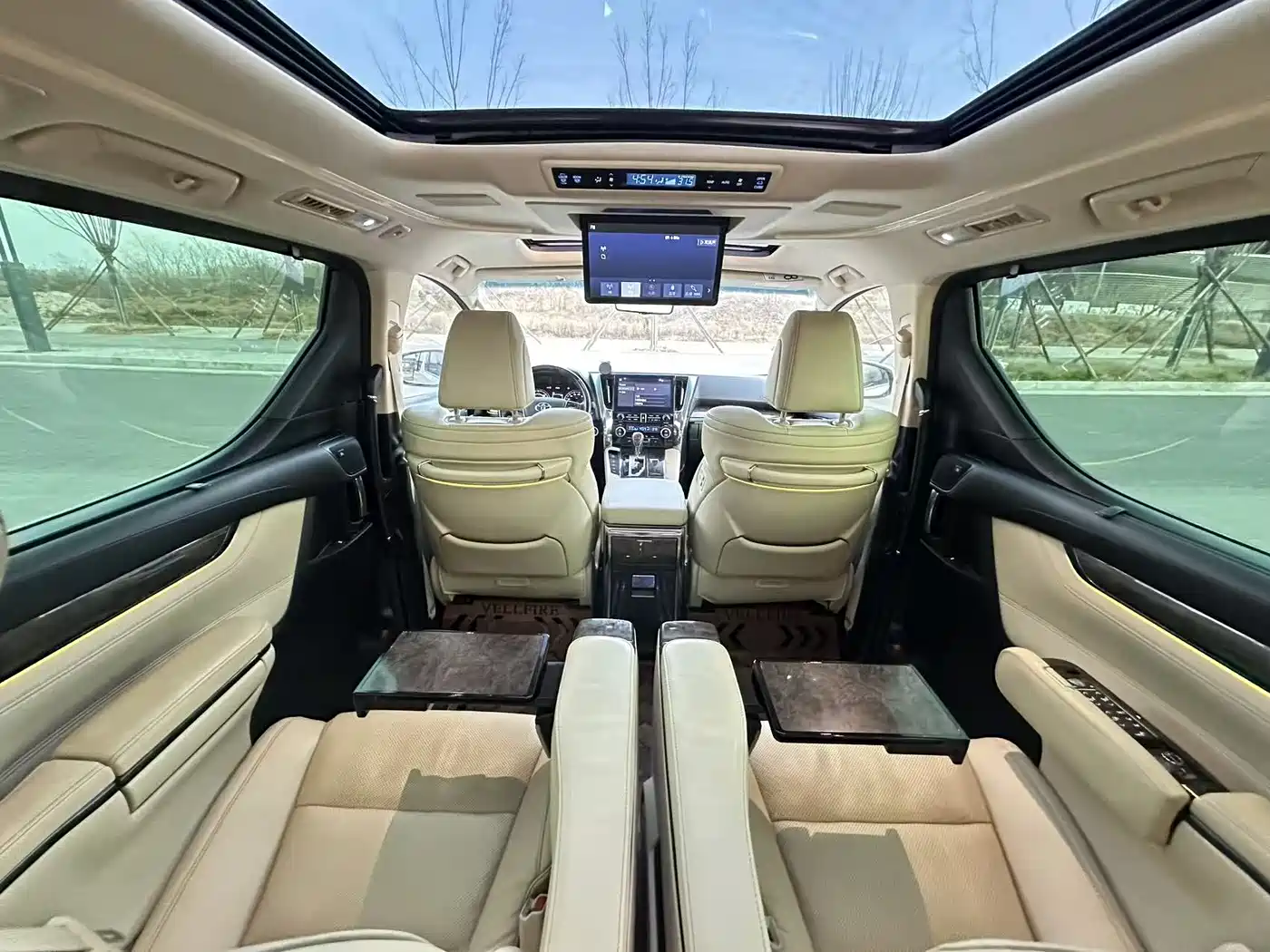 Toyota Vellfire 2020 Hybrid 2.5L Black Gold Limited Edition фото 9