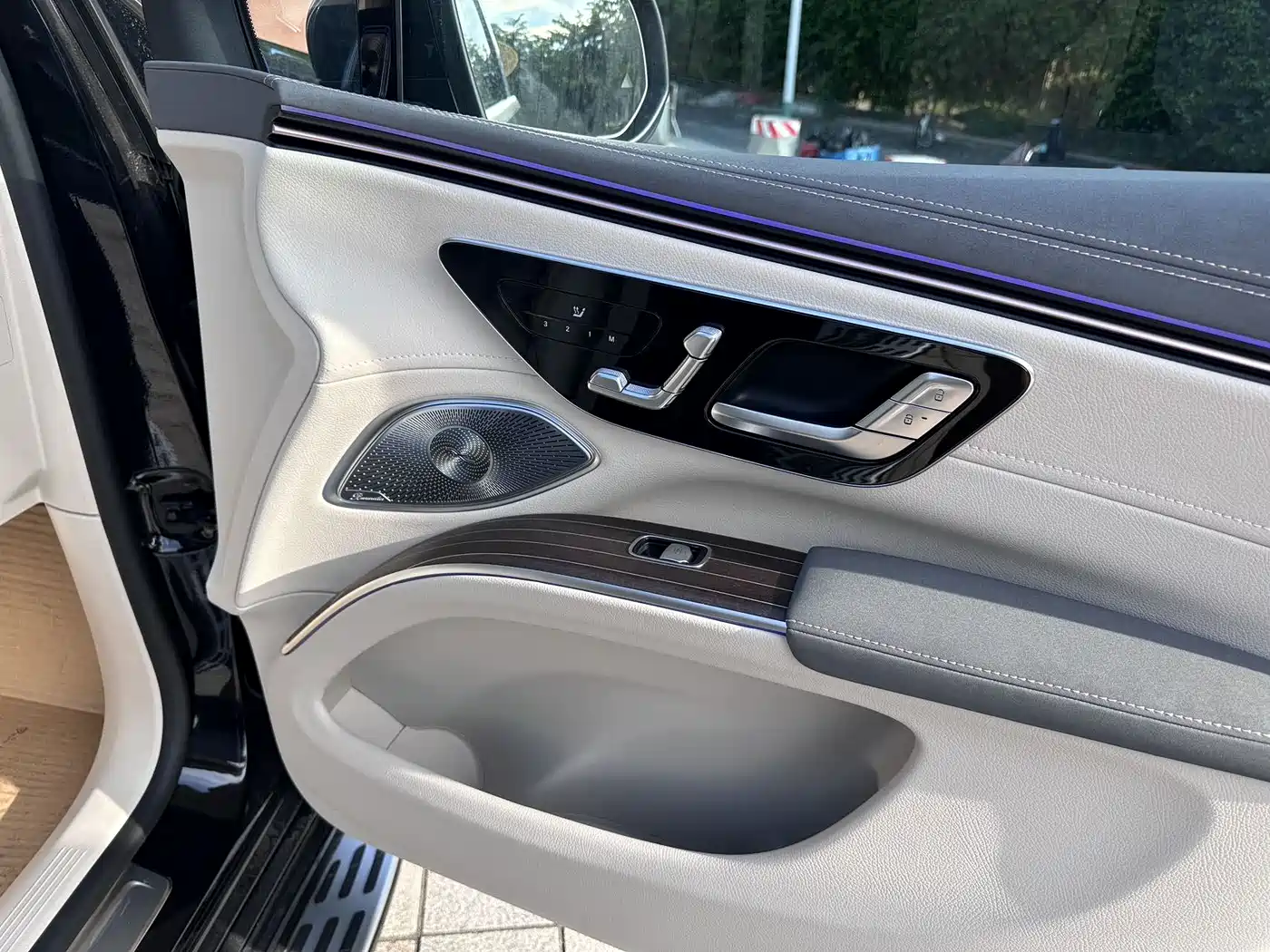 Mercedes-Benz EQS SUV 2026 2025 Model 500 4MATIC