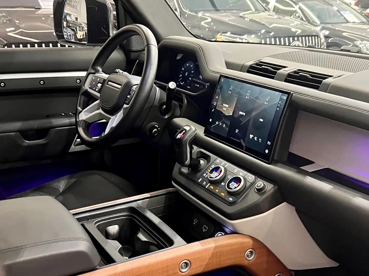 Land Rover Defender 2022 110 P400 X-DYNAMIC HSE фото 9