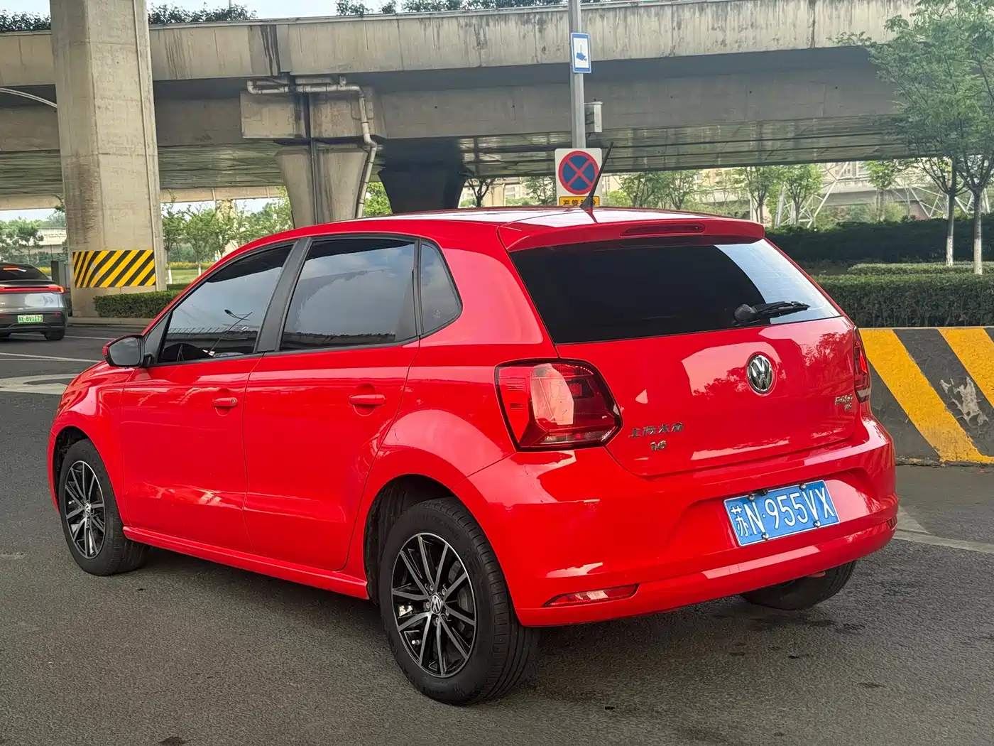 Volkswagen Polo 2016 1.6L Automatic Comfort фото 7