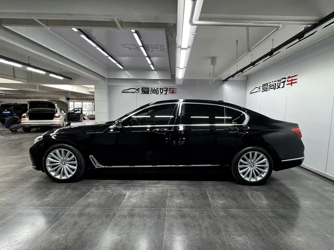 Фото 4 - BMW 7 Series