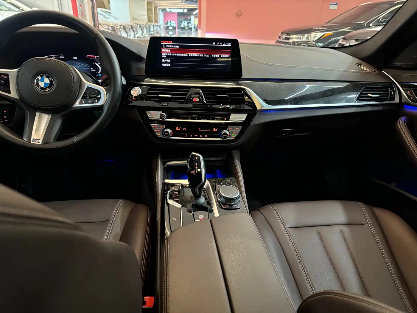 BMW 5 Series 2018 525Li Luxury Package фото 7