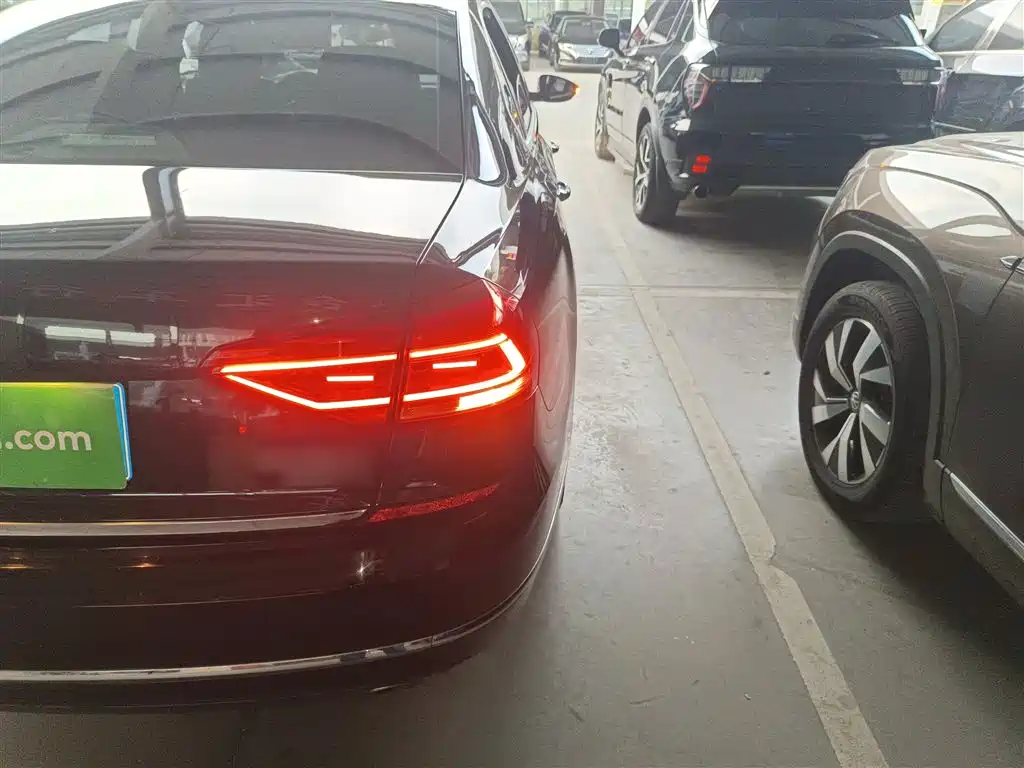 Volkswagen Passat 2017 330TSI DSG Luxury фото 8