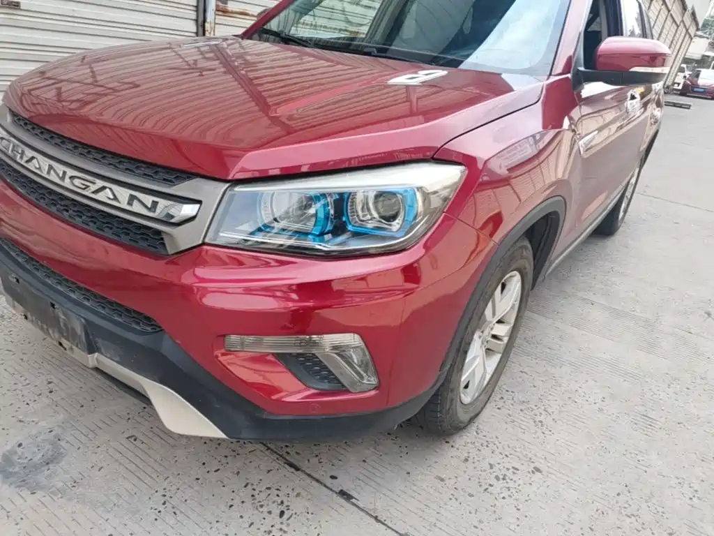 Фото 24 - Changan CS75
