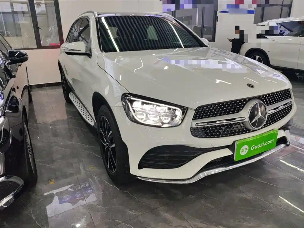 MERCEDES-BENZ GLC