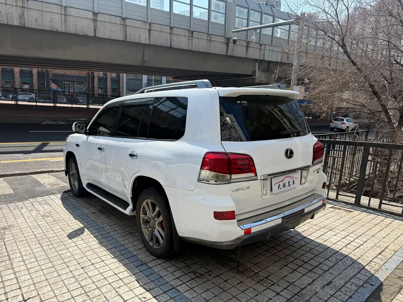 Lexus LX 2009 570 фото 4