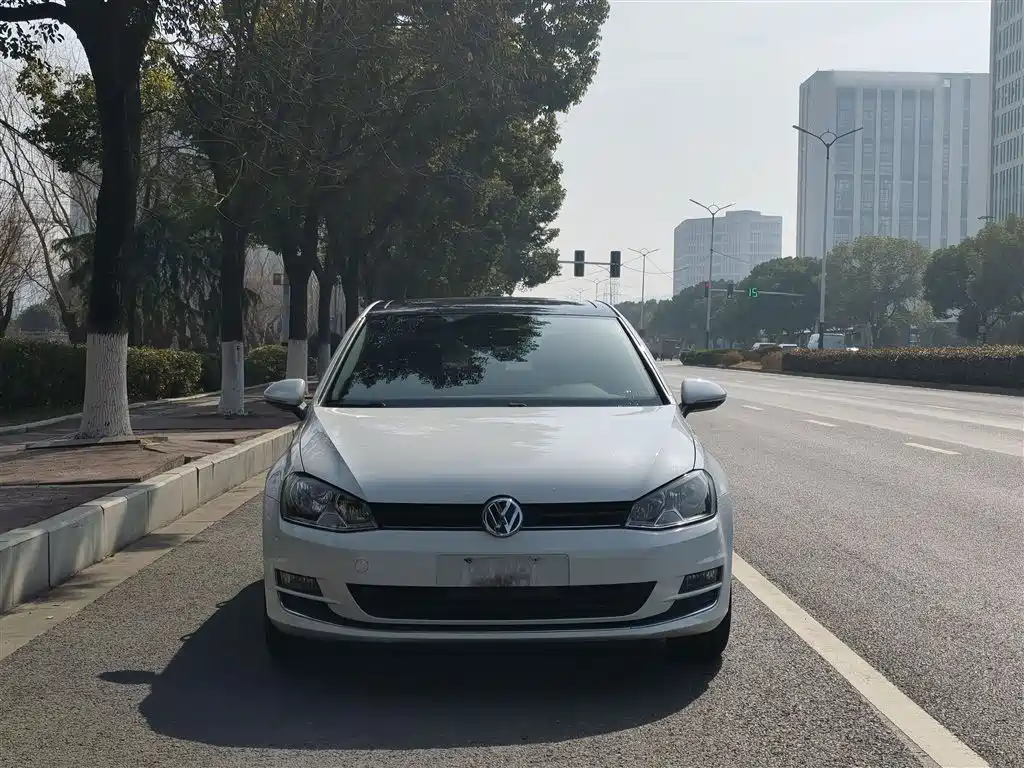 Volkswagen Golf 2016 230TSI Automatic Comfort фото 23