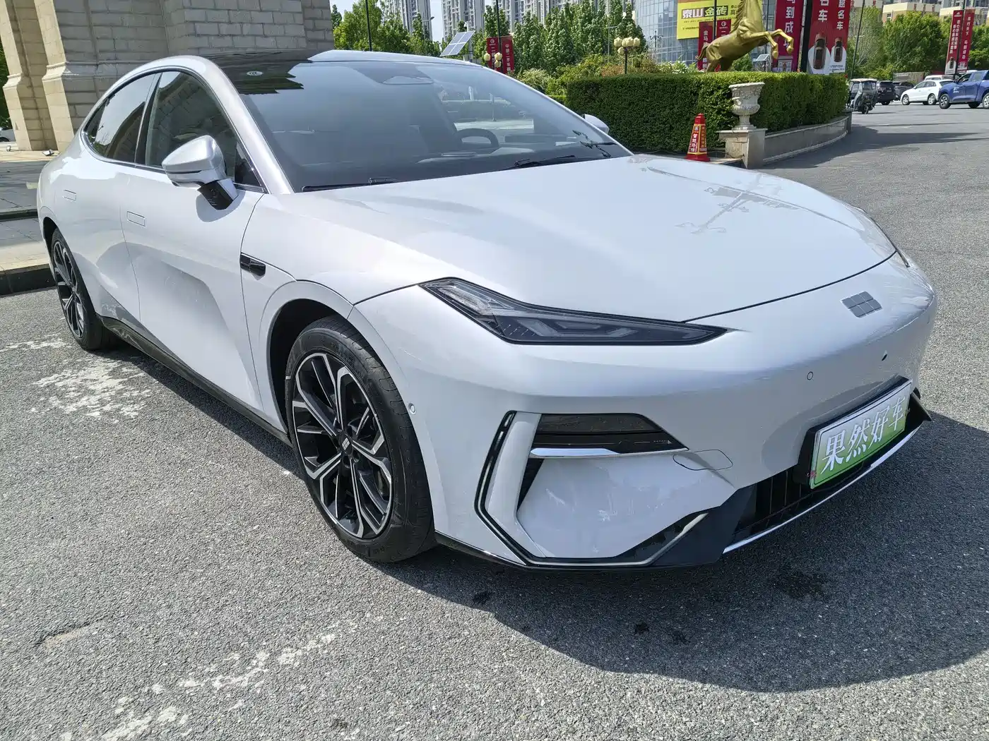 Geely Galaxy Galaxy E8 2025 700km Long Voyage Smart Drive Edition фото 8
