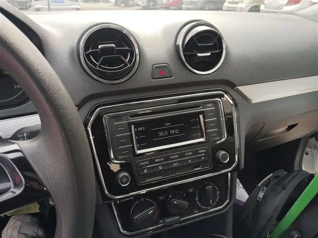 Volkswagen Jetta 2017 1.5L Automatic Comfort фото 9