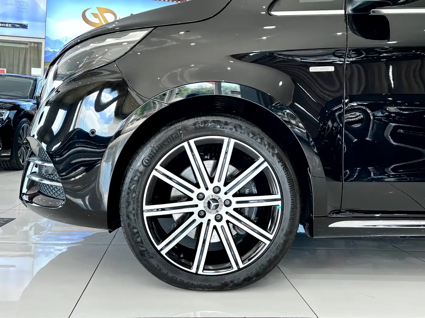 Mercedes-Benz V-Class 2022 V 260 L Long Wheelbase Luxury Edition фото 31