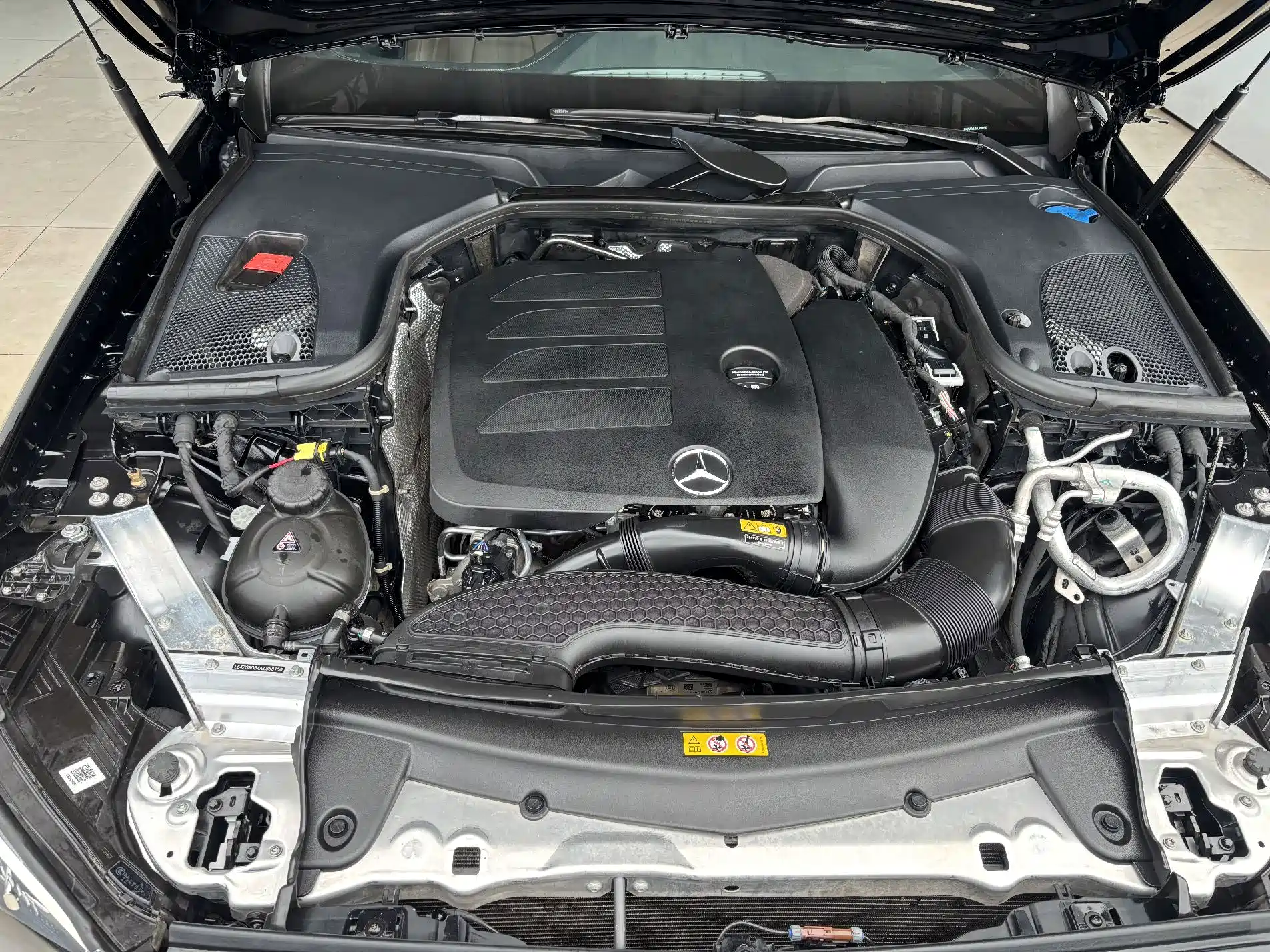 Фото 31 - Mercedes-Benz E-Class