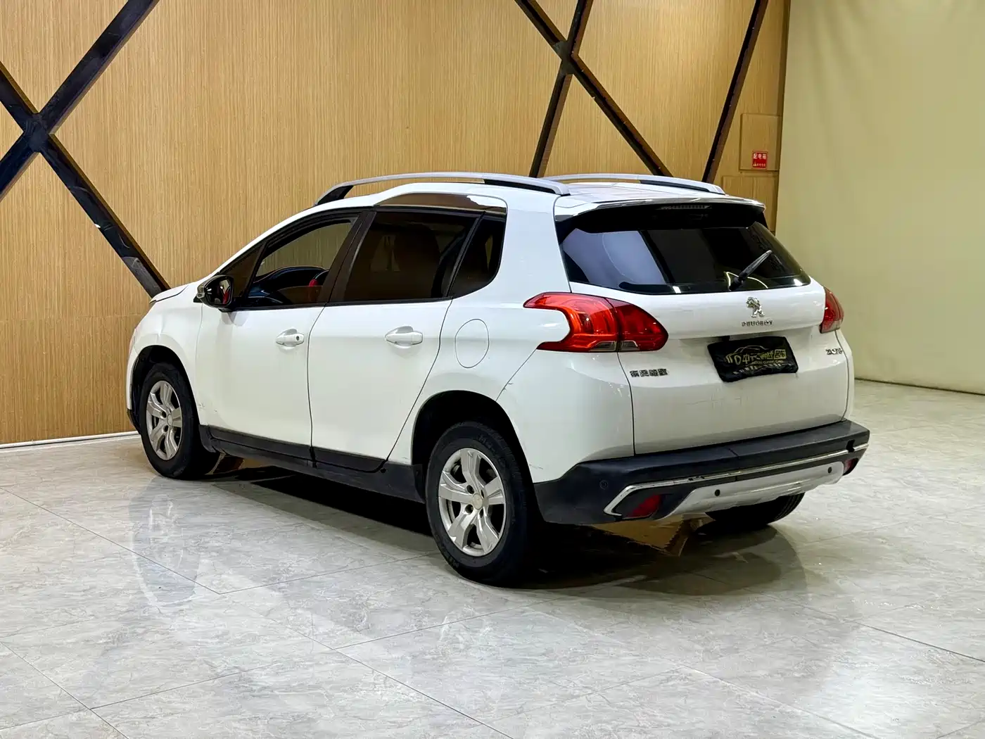 Peugeot 2008 2015 1.6L Automatic Cool Edition фото 16