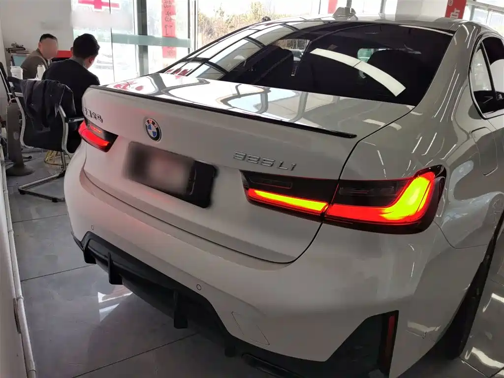BMW 3 Series 2024 325Li M Sport Shadowline Package фото 4
