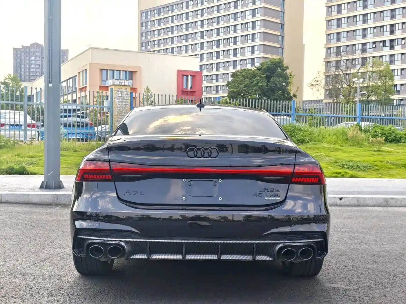 Audi A7L 2023 2023 45 TFSI quattro S-line Black Warrior Edition