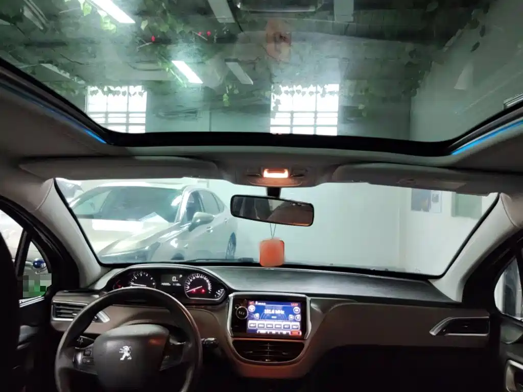 Peugeot 2008 2016 230THP Automatic Fashion фото 25