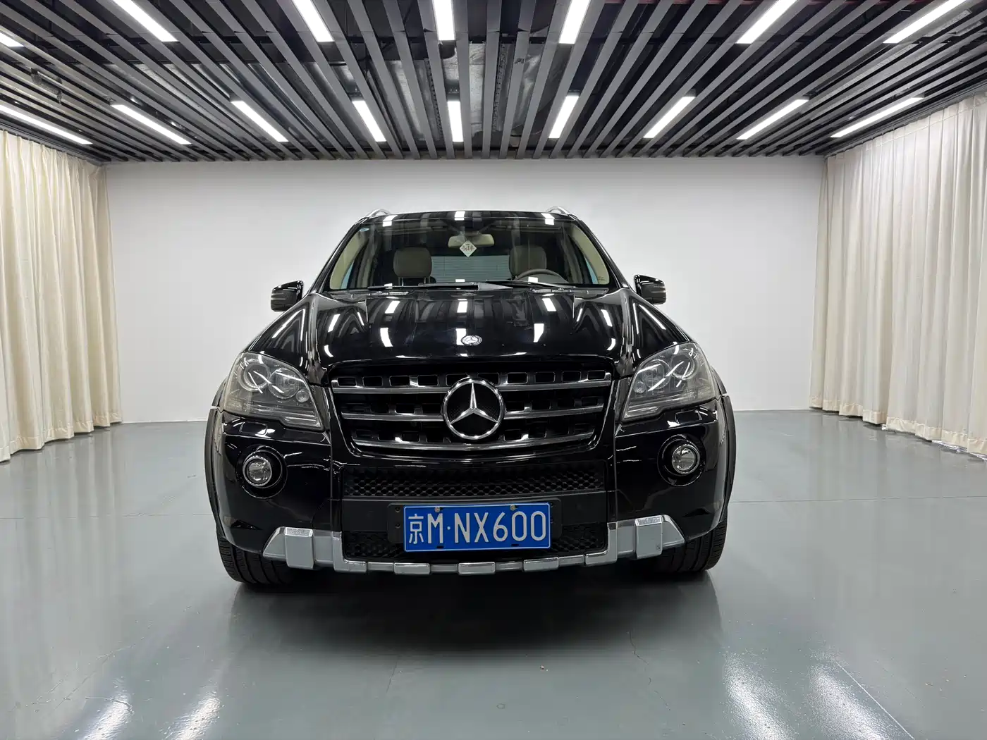 Mercedes-Benz M-Class AMG 2011 AMG ML 63 фото 2