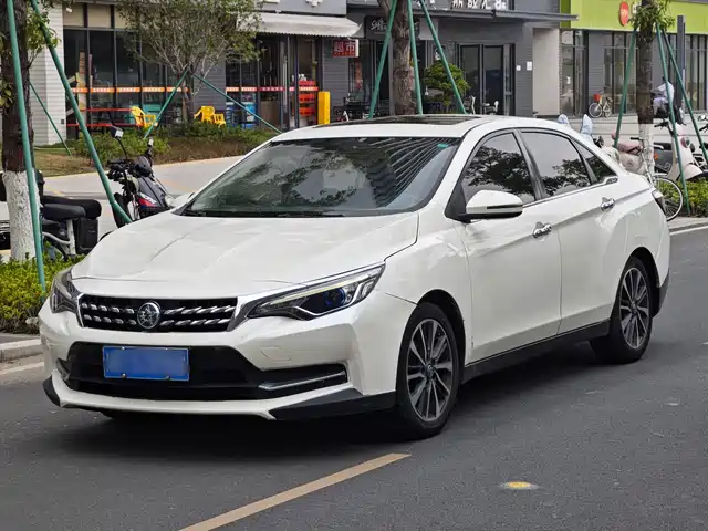  Venucia Venucia D60 2019 1.6L XV CVT Smart Connect Luxury Edition