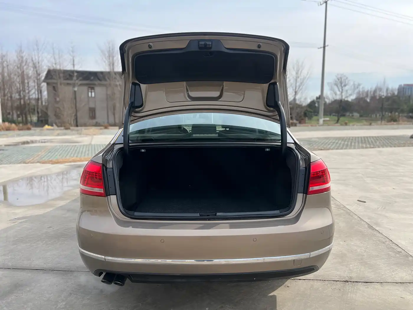 Volkswagen Passat 2014 1.8TSI DSG Luxury Edition фото 17