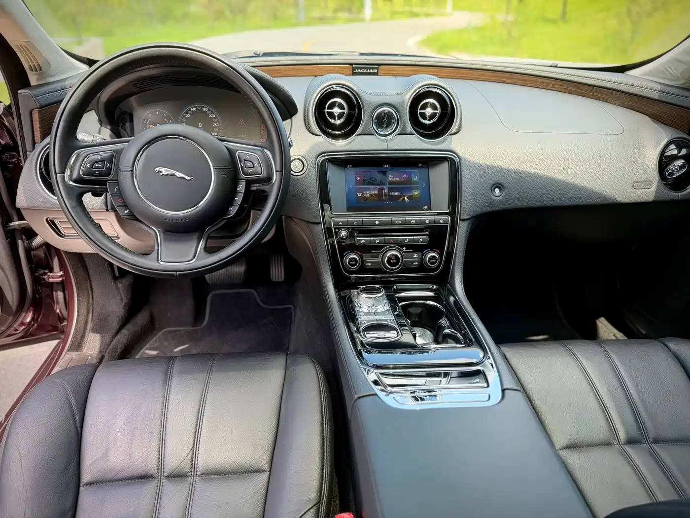 Jaguar XJ 2017 2016 XJL 3.0 SC 2WD Elegance Business Edition