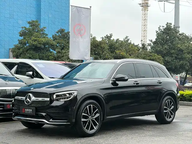 MERCEDES-BENZ GLC