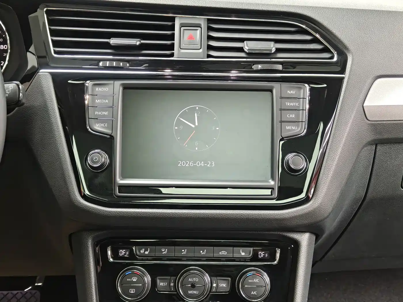 Volkswagen Tiguan L 2017 380TSI Automatic 4WD Luxury Edition фото 19