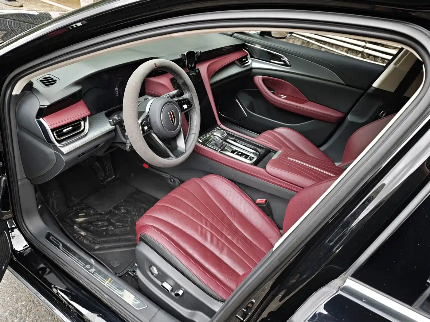 Фото 4 - Hongqi H5