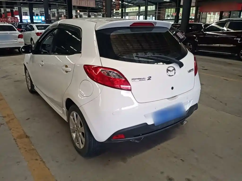 Mazda 2 2015 2012 Hatchback Dynamic 1.5L Automatic Value Edition