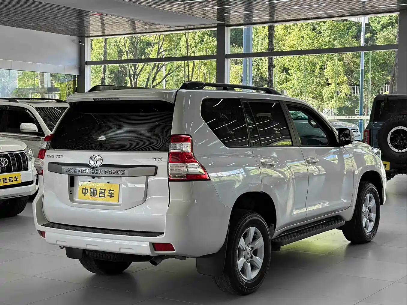 Toyota Prado 2016 2.7L Auto Luxury Edition фото 5