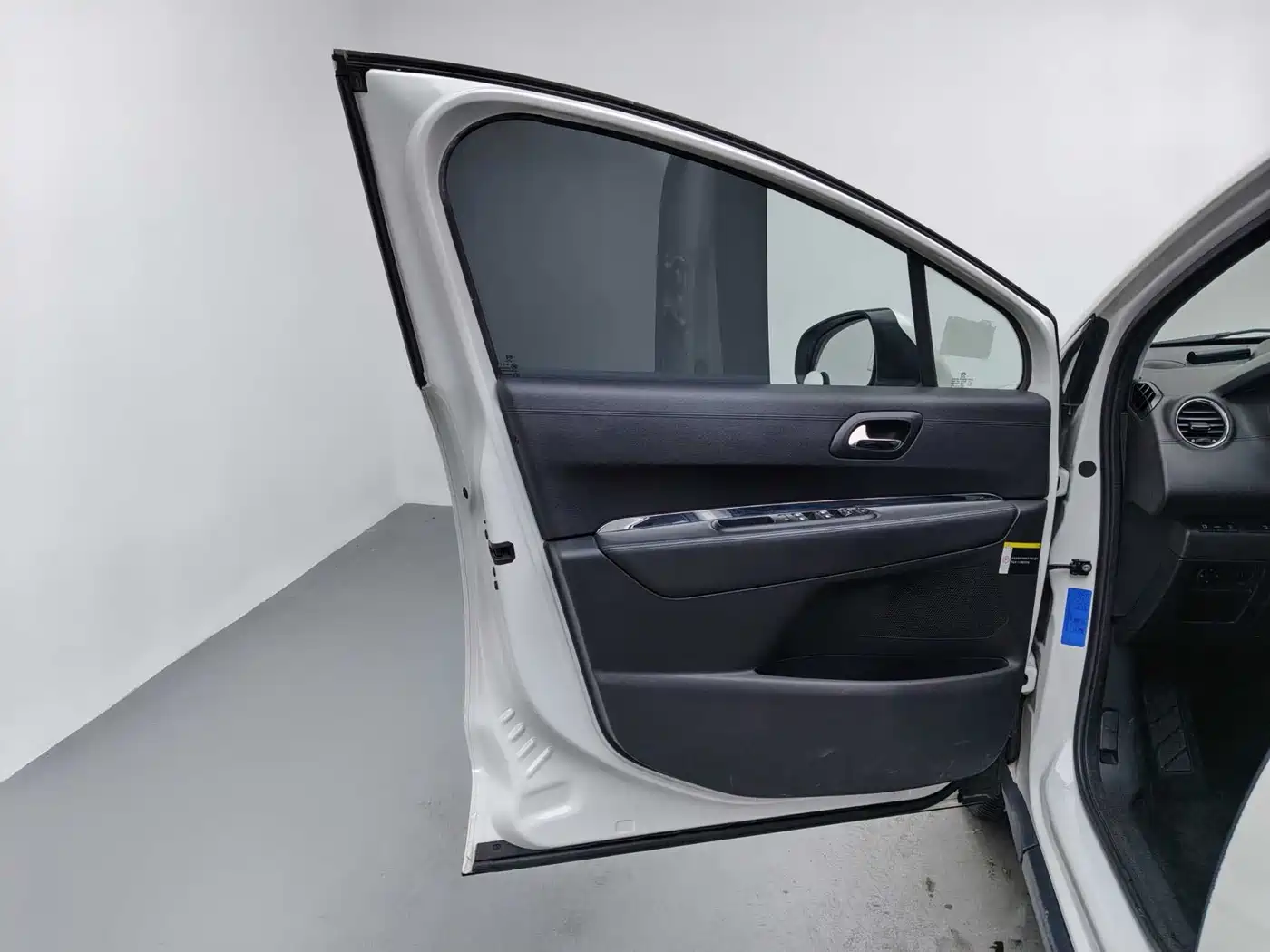 Peugeot 3008 2015 1.6THP Automatic Top Style Edition фото 11